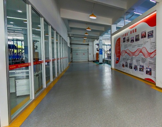 秦皇島職業(yè)技術(shù)學(xué)院電商直播實(shí)訓(xùn)室